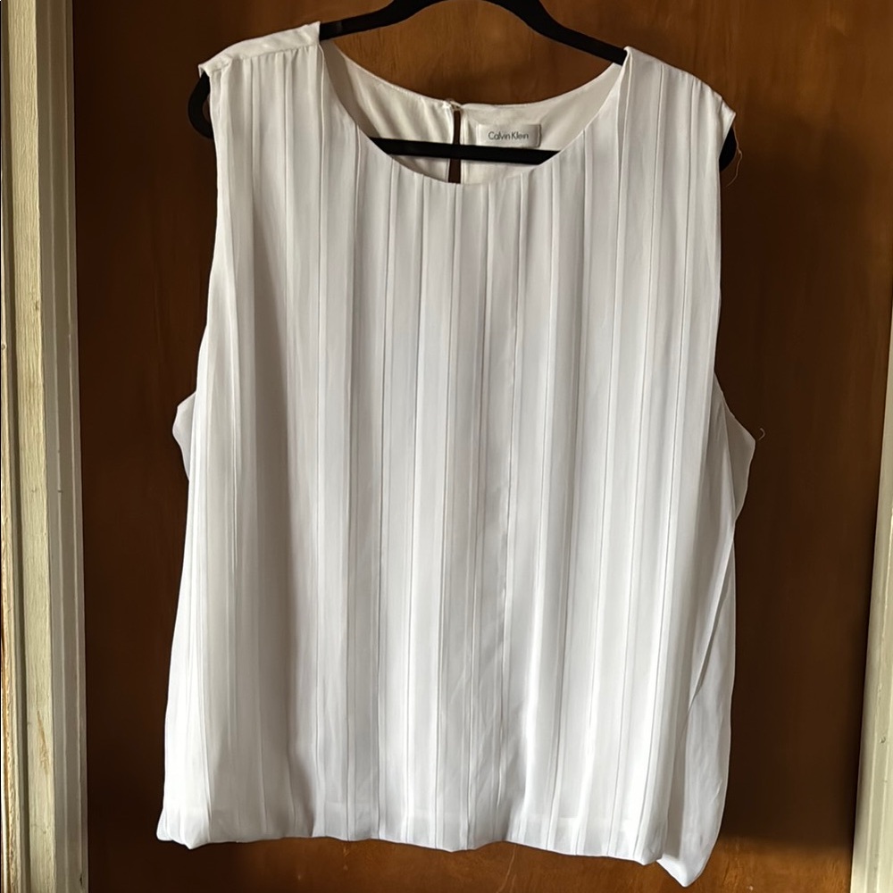 Calvin Klein Women's White Sleeveless Top